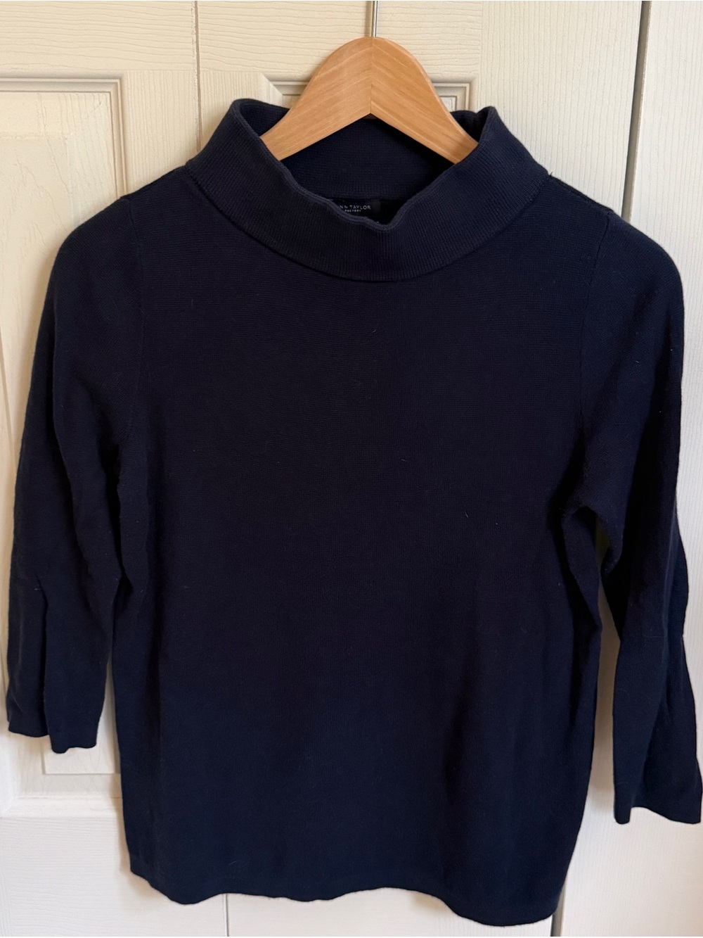 Ann Taylor Women’s Navy Mock Stand-up Neck 3/4 Sleeve Sweater